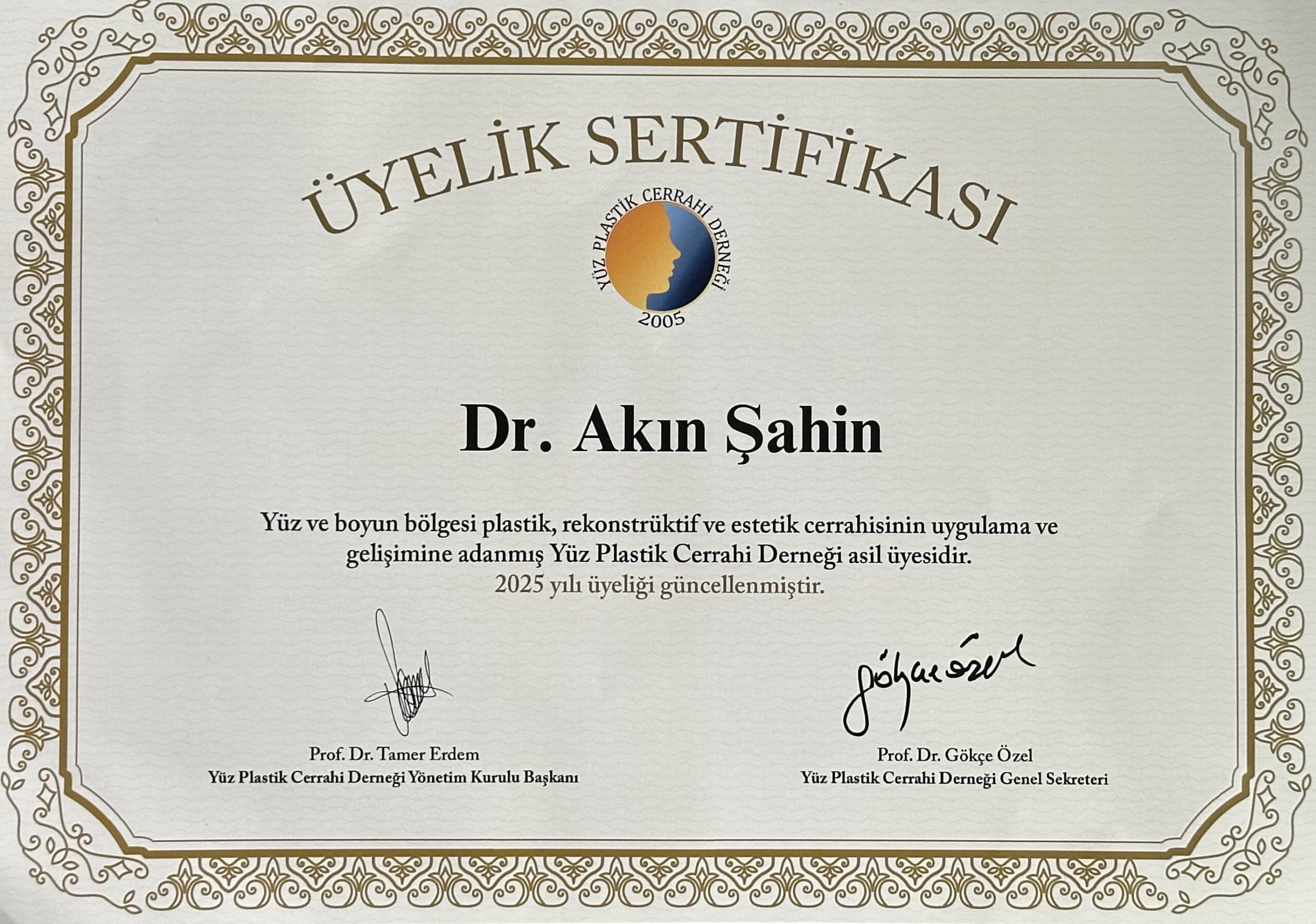 Yüz Estetik Cerrahı