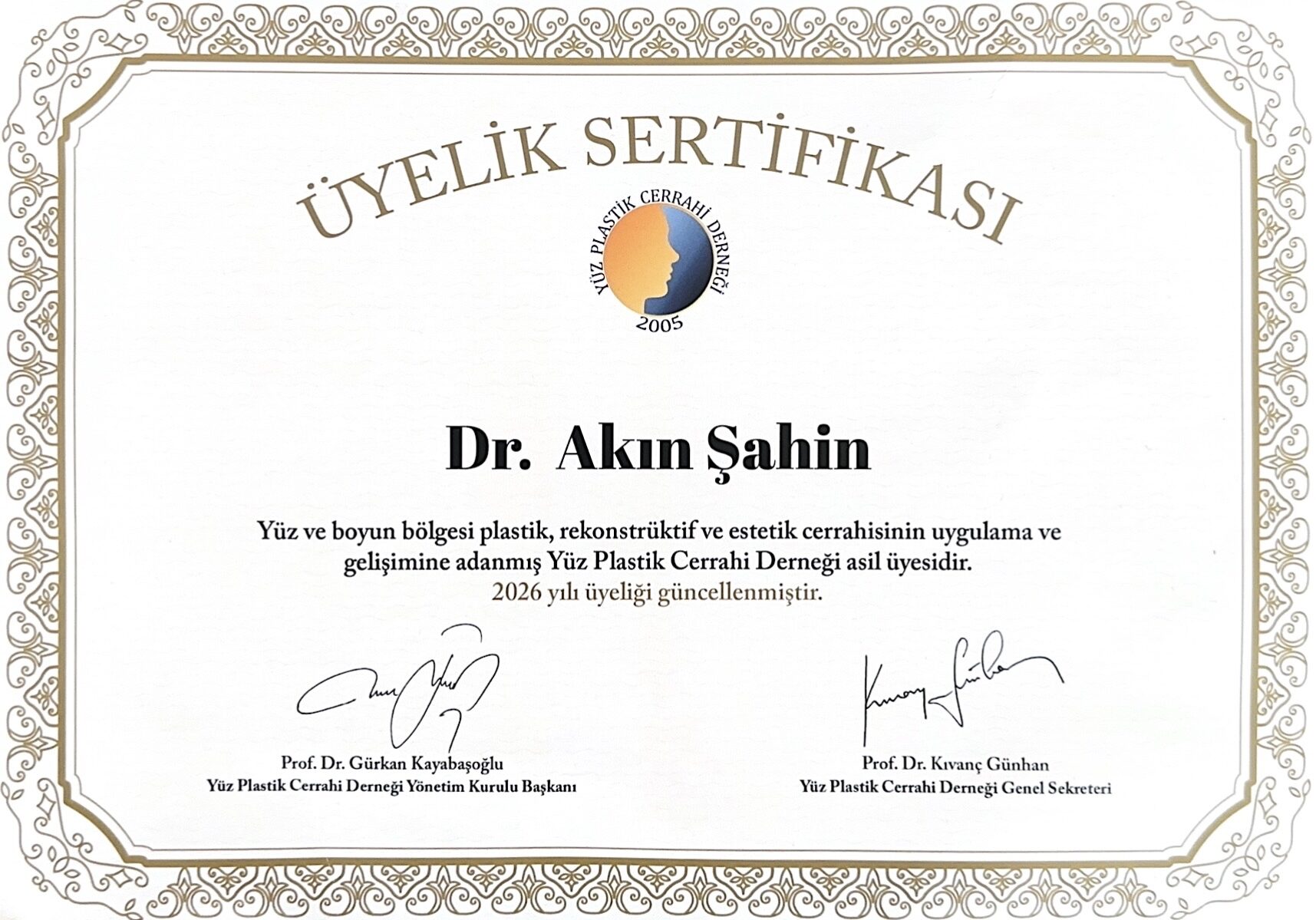 yüz estetik cerrah
